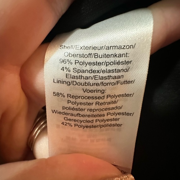 DKNY Sleeveless Lapel Vest - Picture 4 of 4